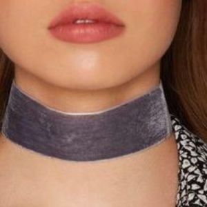 Kaelen Velvet Choker